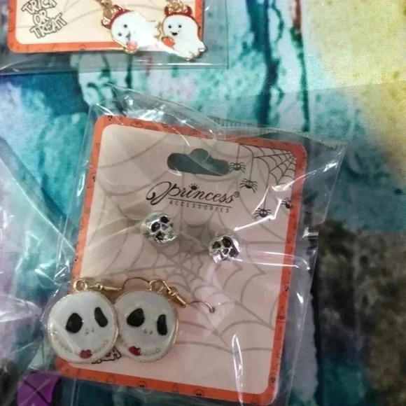 Halloween lot earrings and keychain/clip - Picture 3 of 5